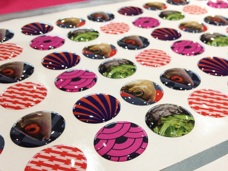 obemnyie_nakleyki_iz_epoksidnoy_smolyi