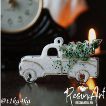 yolochnaya-igrushka,-mashinka