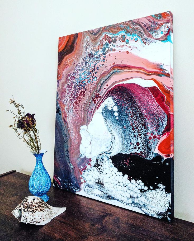 Фото картины из эпоксидки с вазой и ракушкой